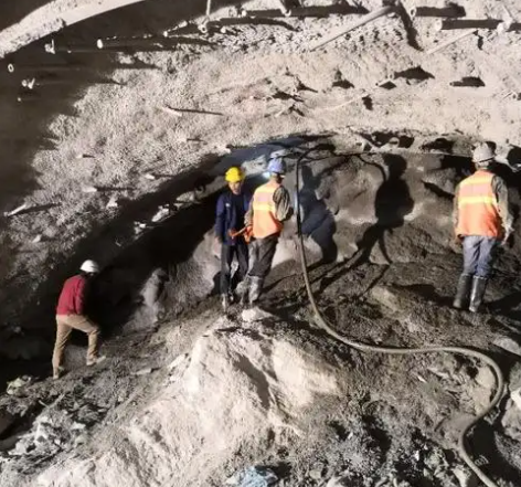 东平拱顶带模注浆料的施工流程及注意事项